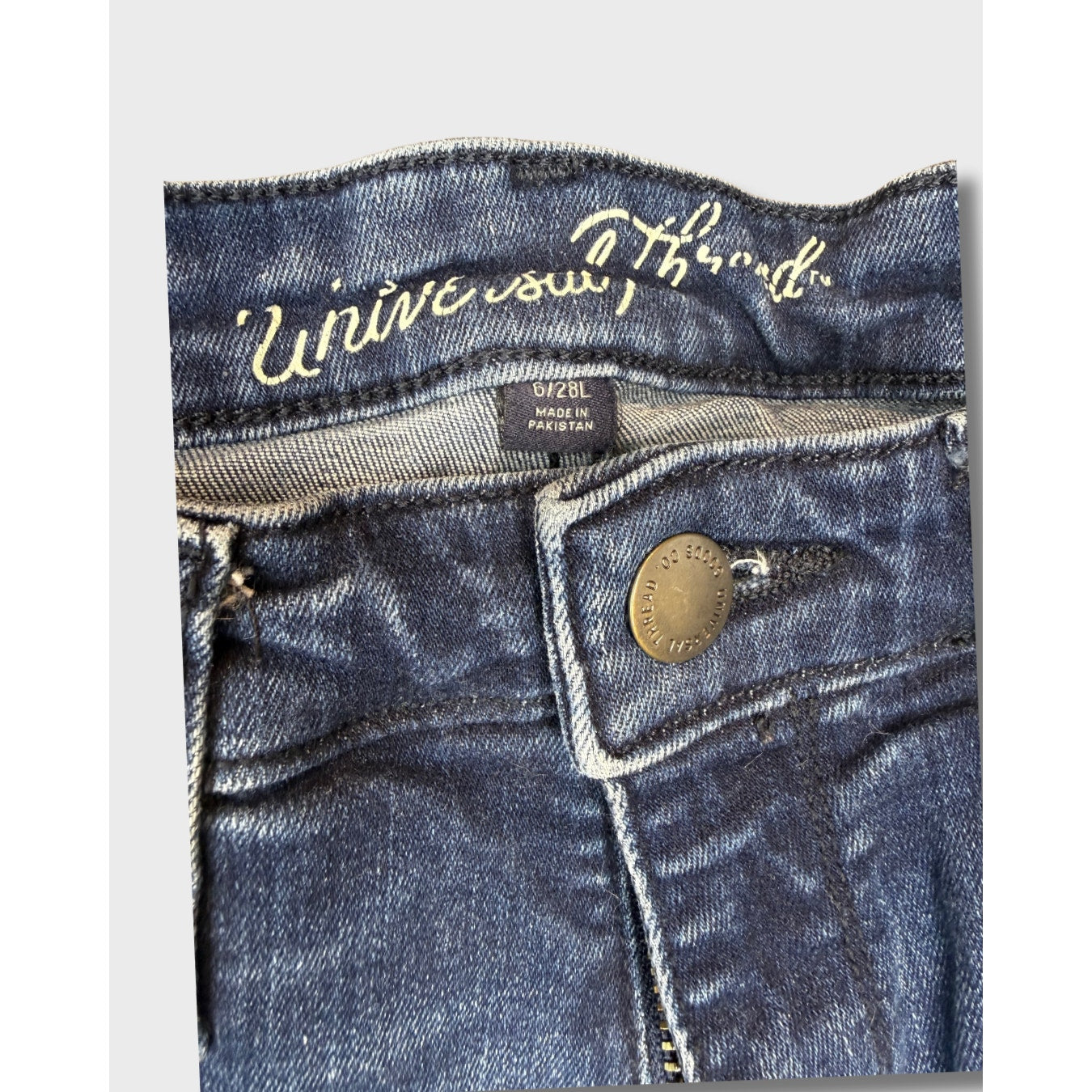 Universal Thread - skinny jeans de cintura alta en denim azul oscuro Talla 6
