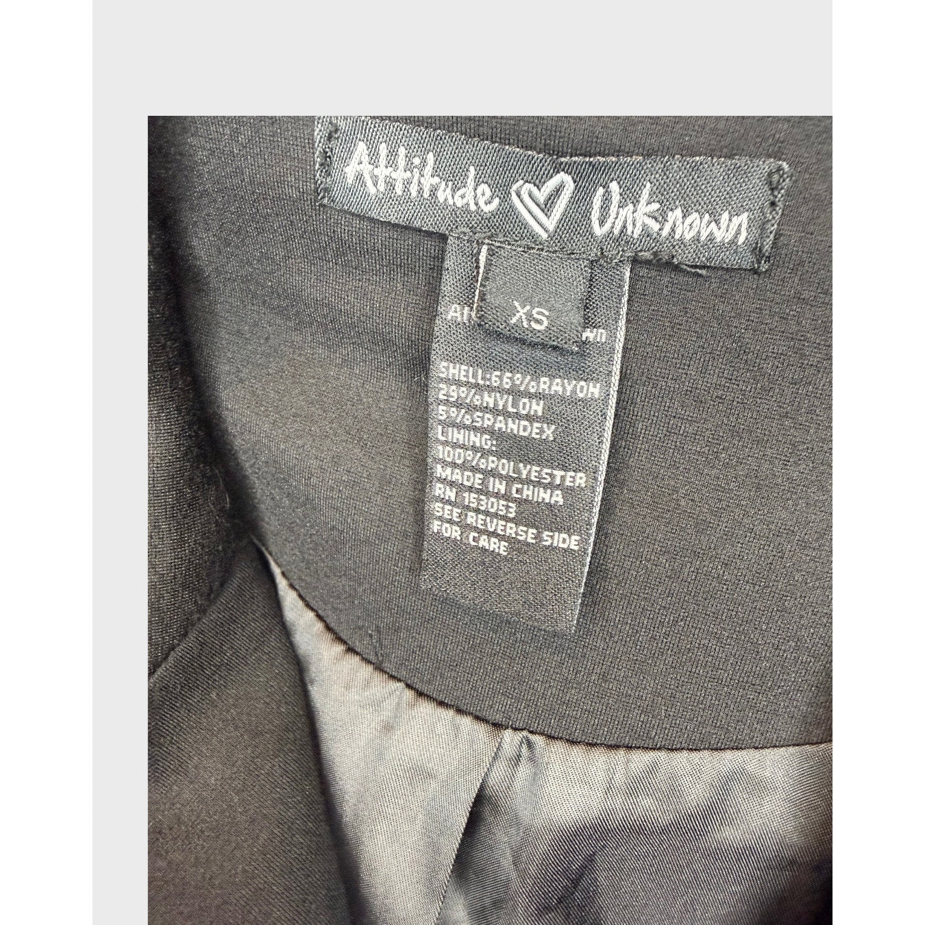 Attitude Unknown - Blazer negro cruzado con botones dorados Talla Xs