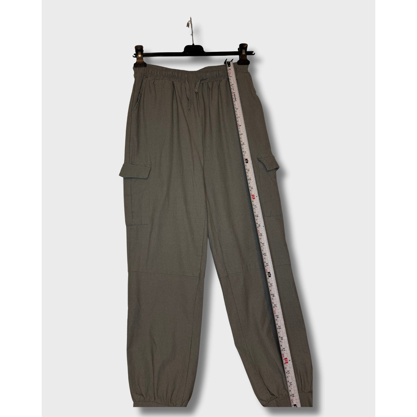 Women’s cargo pants, with elastic waistband, side patch pockets Size M