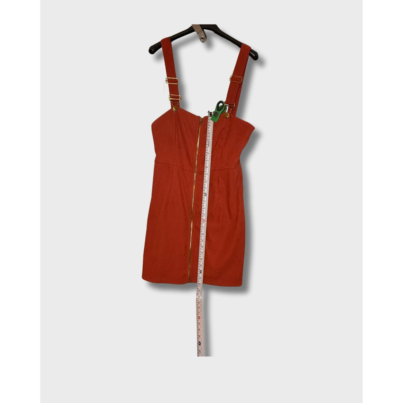 Vestido corto rojo con cierre