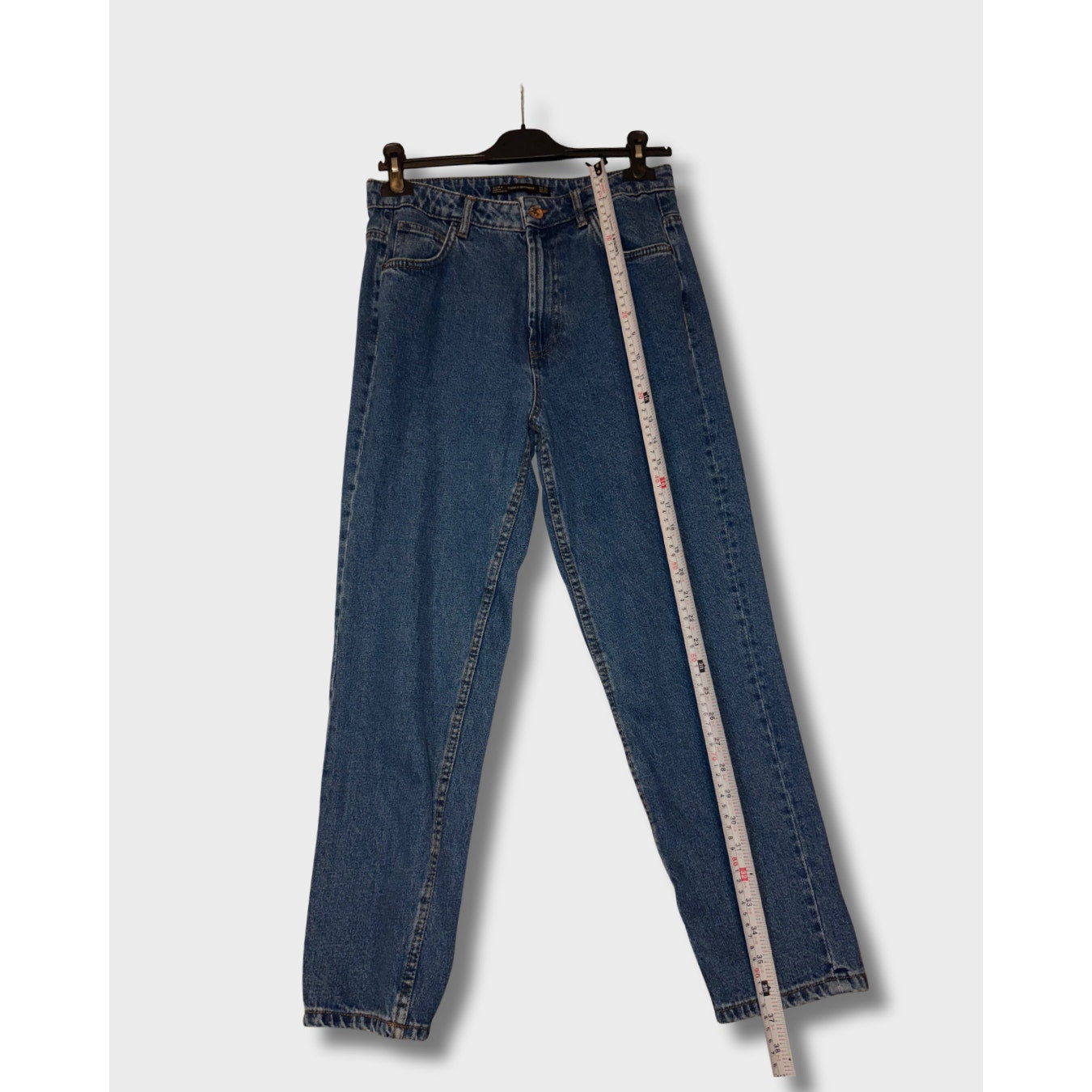 ZARA - jeans corte recto y tiro alto, talla 6