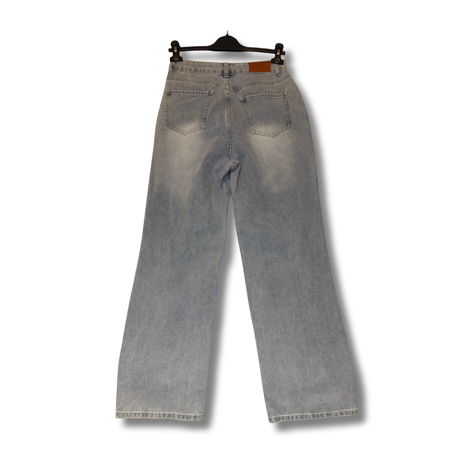 NVFelix - Women’s wide-leg jeans with a light blue distressed wash and knee rips