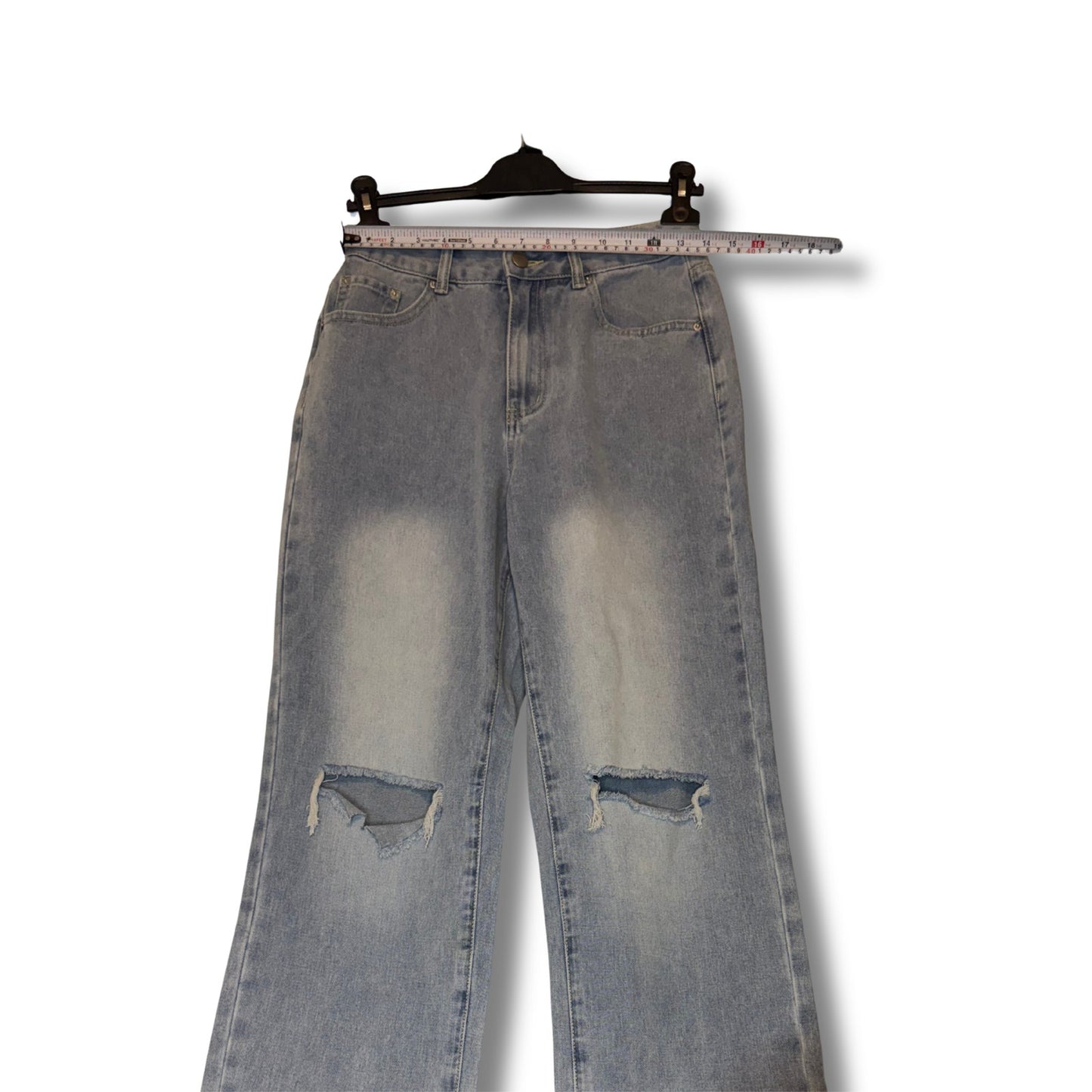 NVFelix - Women’s wide-leg jeans with a light blue distressed wash and knee rips