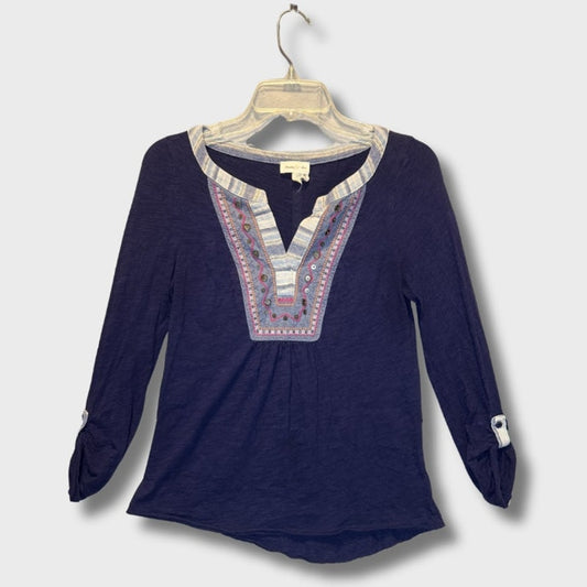 Blusa manga larga bordada azul navy marca Antrhopologie talla XS