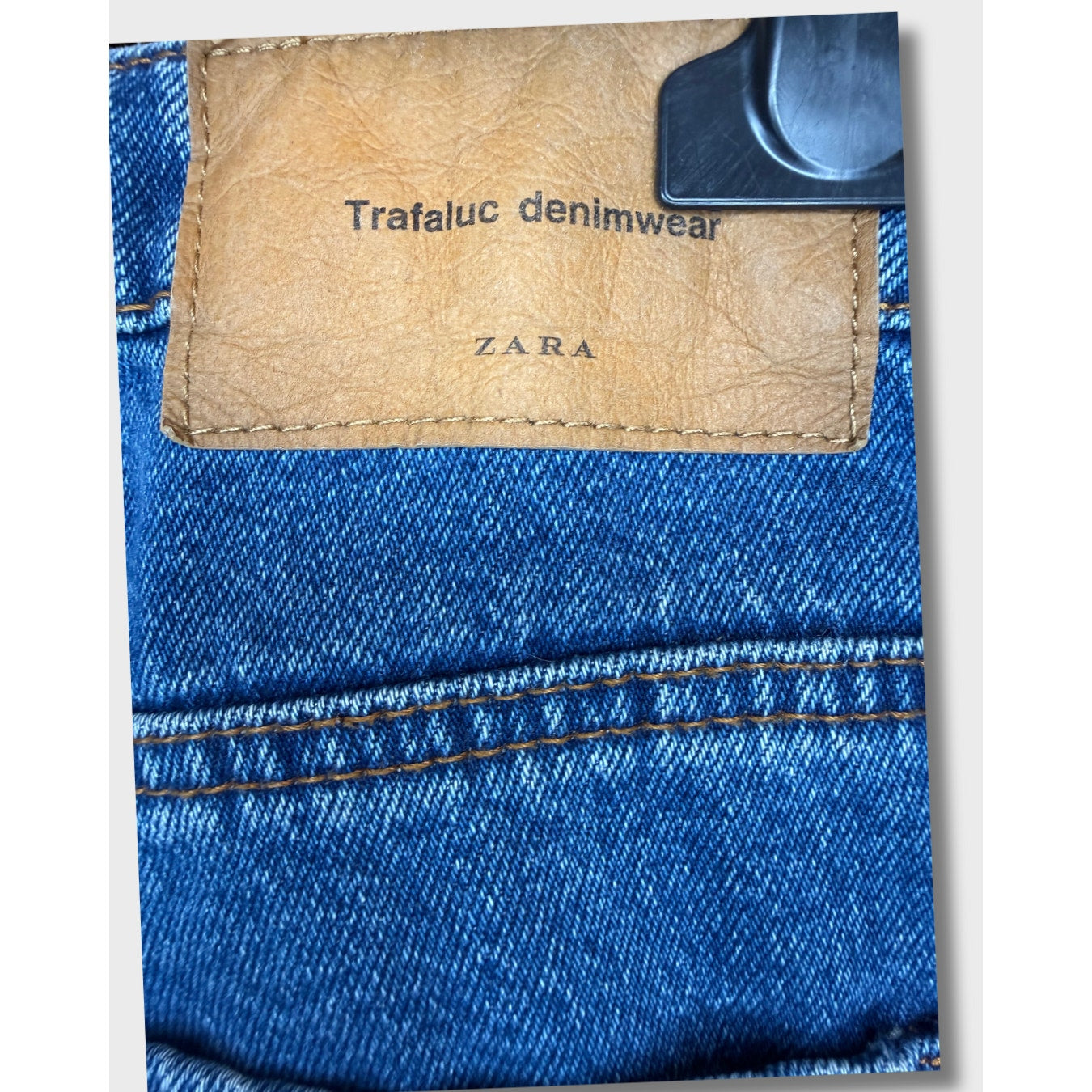 ZARA - jeans corte recto y tiro alto, talla 6