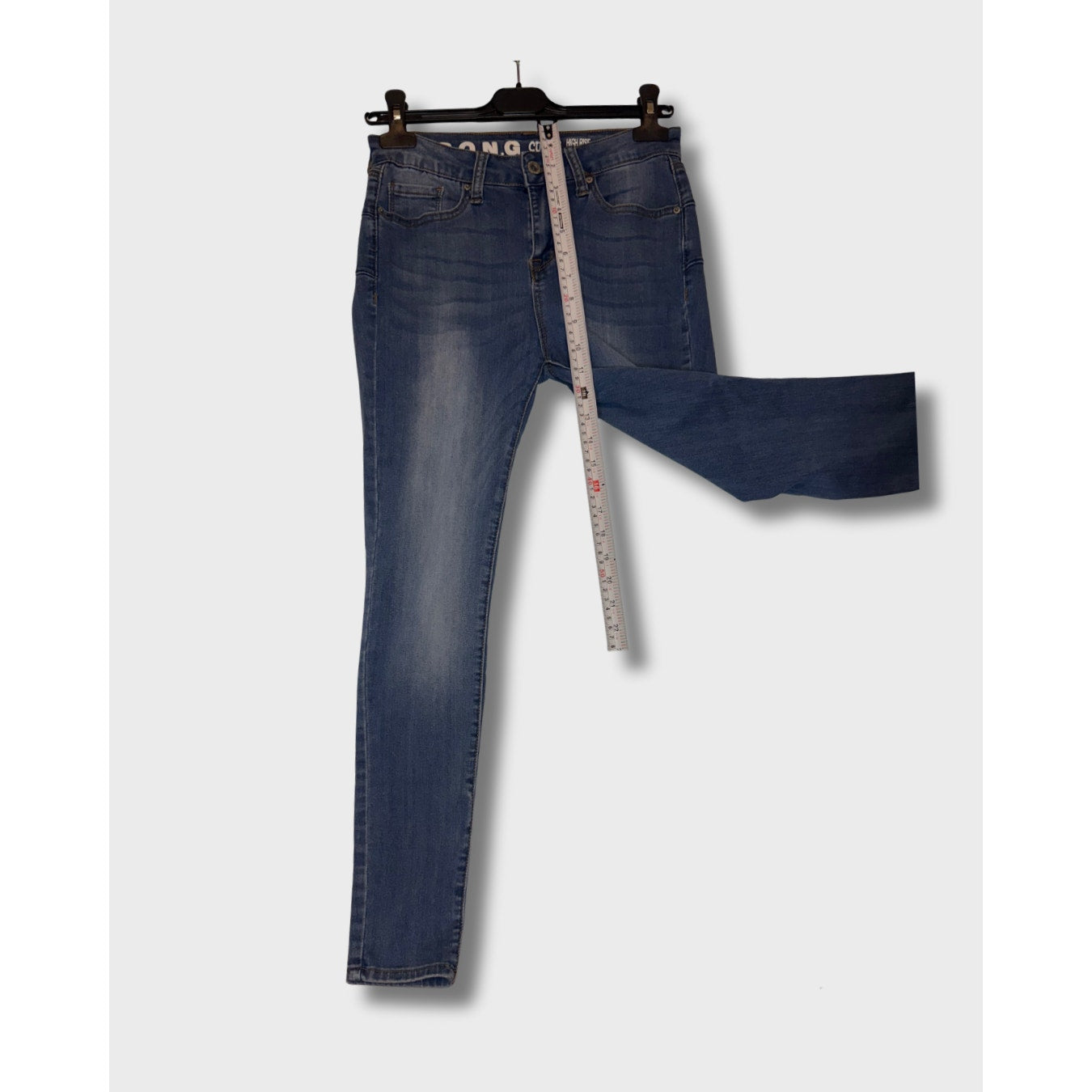 SONG - skinny jeans con detalles en desgaste  talla 5