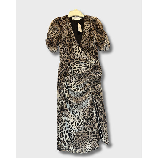 Vestido midi fruncido ASTR con estampado de guepardo. Talla XS