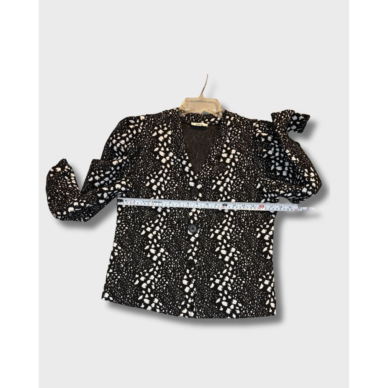Chaqueta estilo blazer Bar III con estampado abstracto en blanco y negro. Talla S