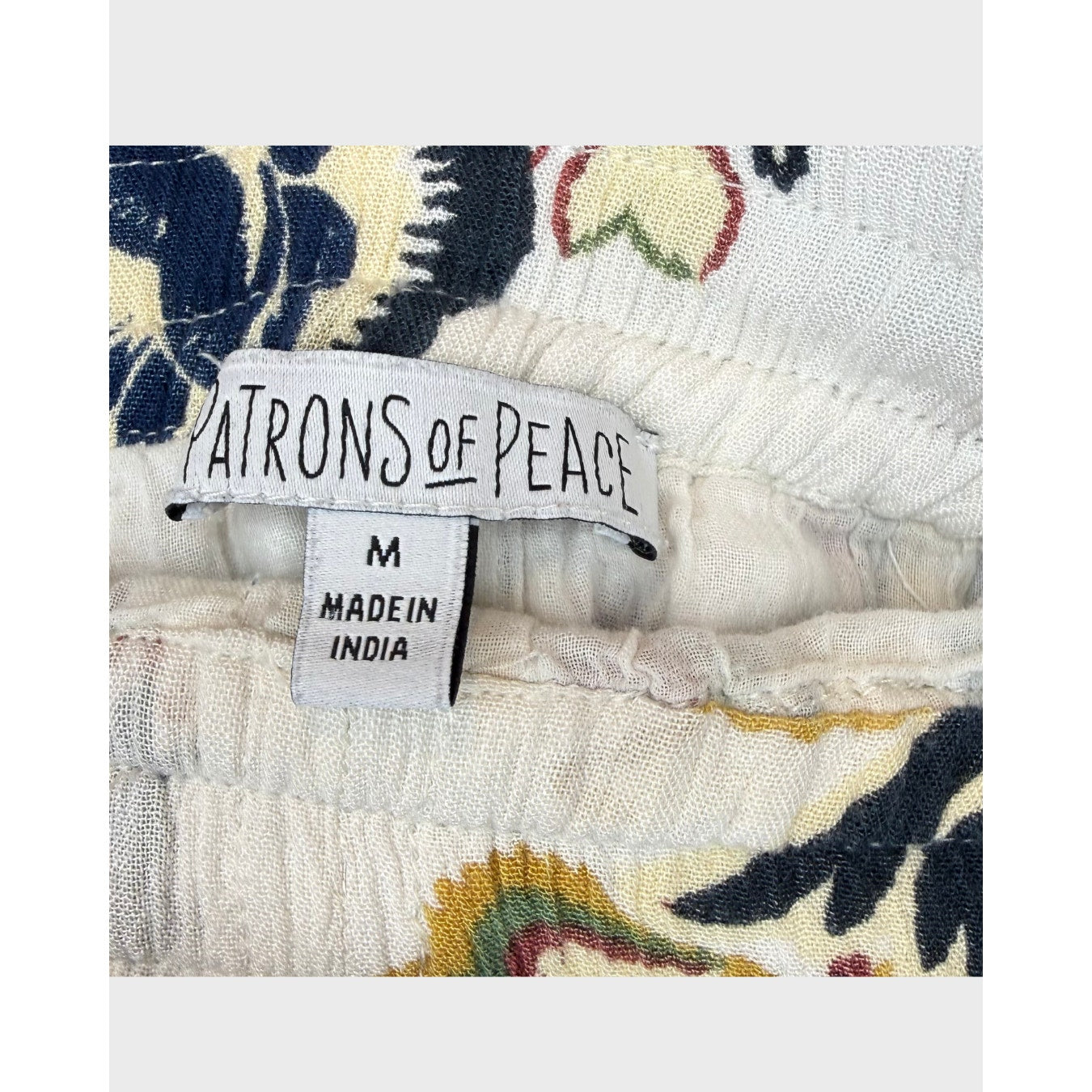 Short de flores Patrons of Peace