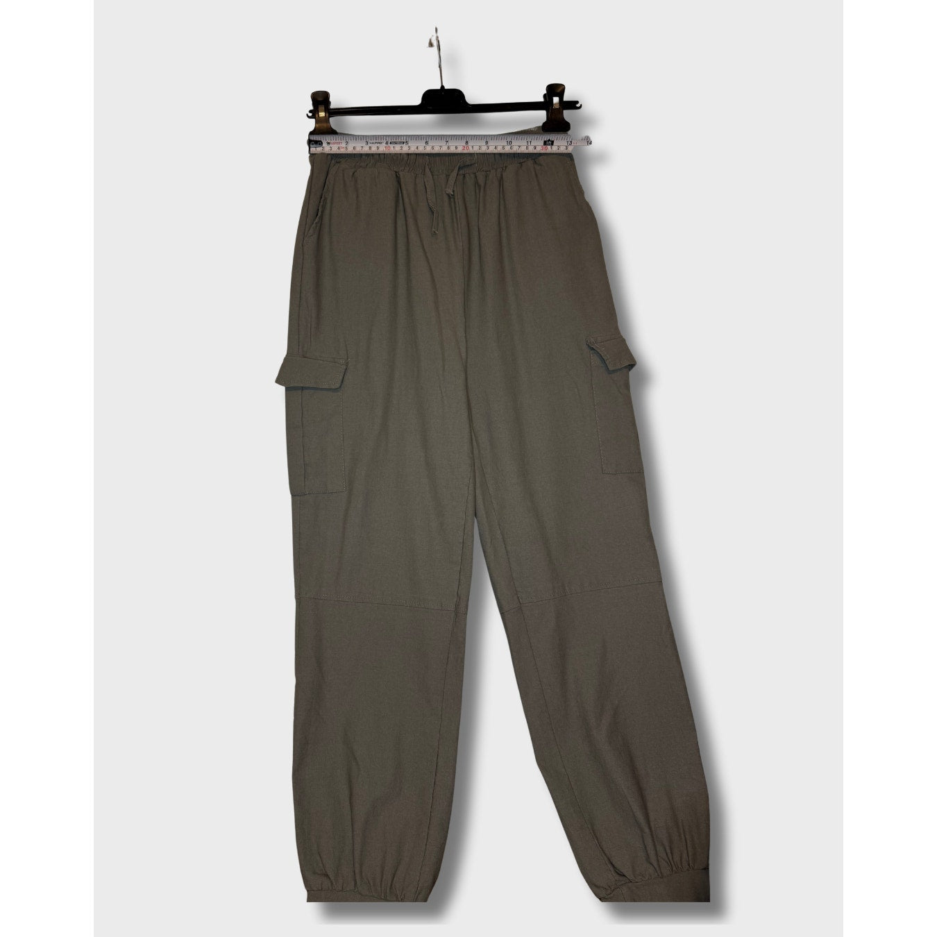Women’s cargo pants, with elastic waistband, side patch pockets Size M
