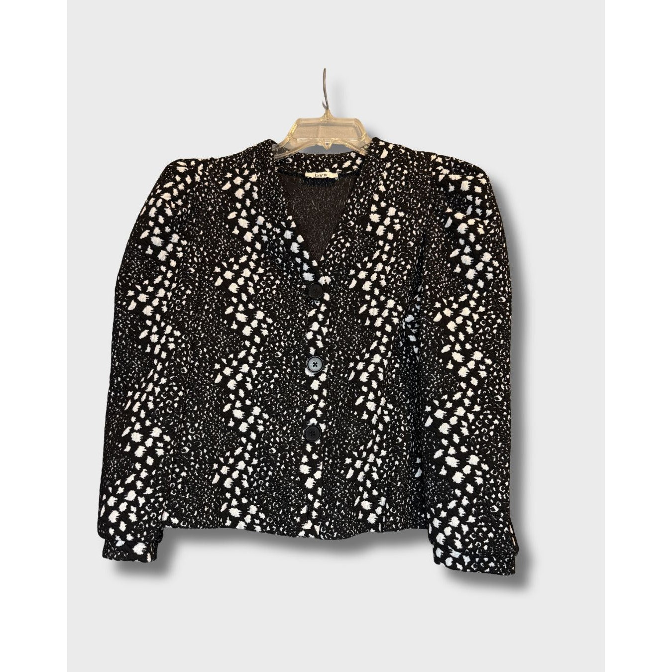 Chaqueta estilo blazer Bar III con estampado abstracto en blanco y negro. Talla S